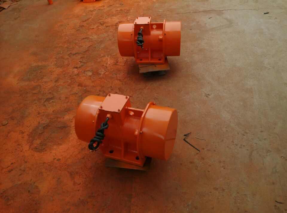 倉壁振動(dòng)器