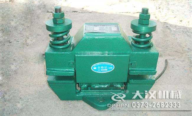 CZ電磁倉(cāng)壁振動(dòng)器