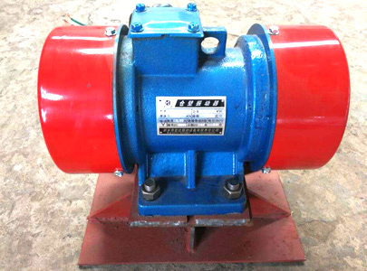 又可稱(chēng)為振動(dòng)器，振打器，倉(cāng)壁震打器，三相附著式振動(dòng)器，料倉(cāng)防閉塞，除塵振打器