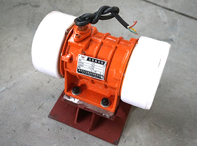 用于防止和消除料倉(cāng)、料罐、溜槽以及管狀通道內(nèi)的物料粘倉(cāng)和起拱等